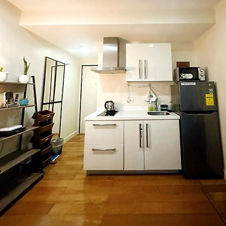 Acqua Private Residence Livingstone Tower Condo Unit With Free Wifi Manila Eksteriør billede